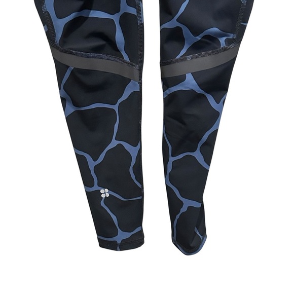 Sweaty Betty Zero Gravity 7/8 Length Blue Animal Fragment Leggings (XS/BNWOT) - Picture 7 of 10